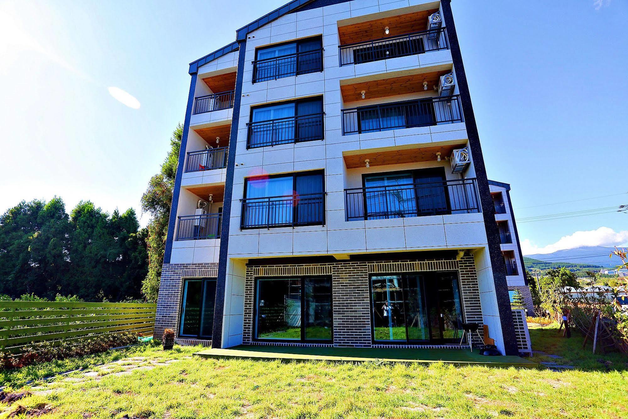 Jeju Inhouse Pension Seogwipo Exterior photo